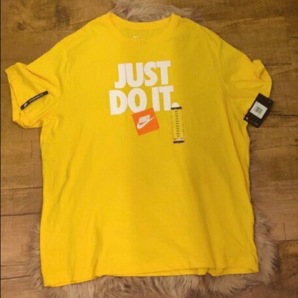 Men’s Nike Tee